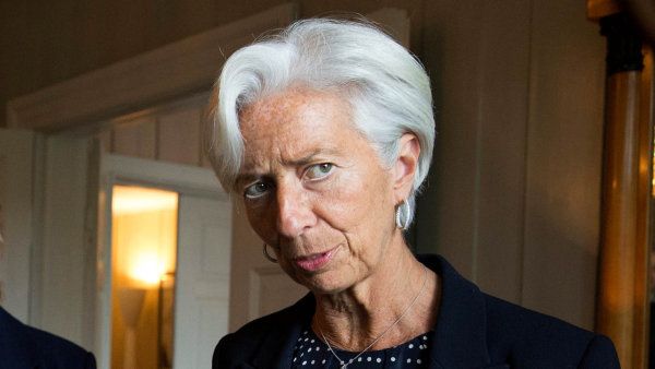 &Scaron;&eacute;fka MMF Lagardeov&aacute; stoj&iacute; p�ed soudem v Pa�&iacute;�i. Jako ministryn� financ&iacute; m�la st&aacute;t p�ipravit o 400 milion� eur