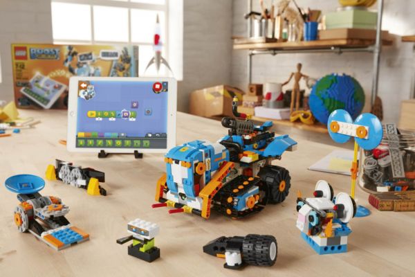 Robot �i ko�ka z Lega budou u�it d�ti programovat
