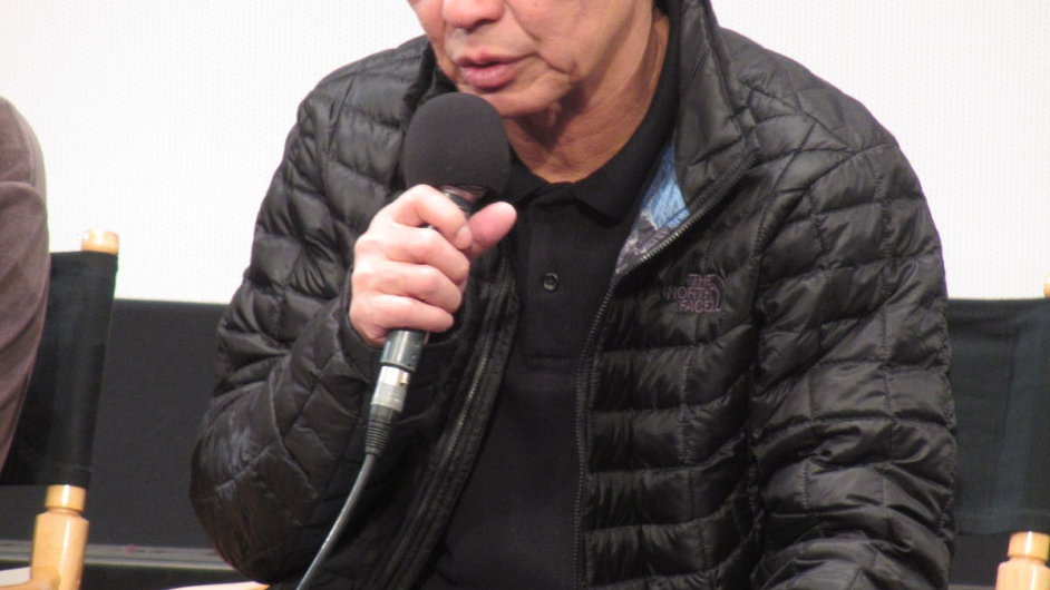 Reisr Chou Siao-sien (na snmku) za velkofilm Assassin pedloni zskal cenu za reii na festivalu v Cannes.