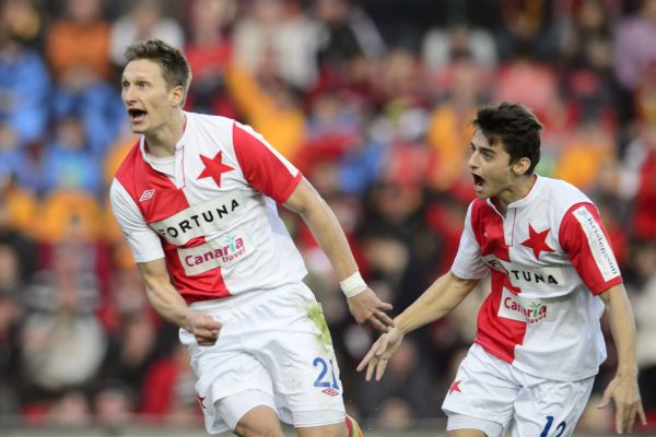 Fotbalov&yacute; klub Slavia Praha koupili �&iacute;�an&eacute; a miliard&aacute;� &Scaron;im&aacute;n�.