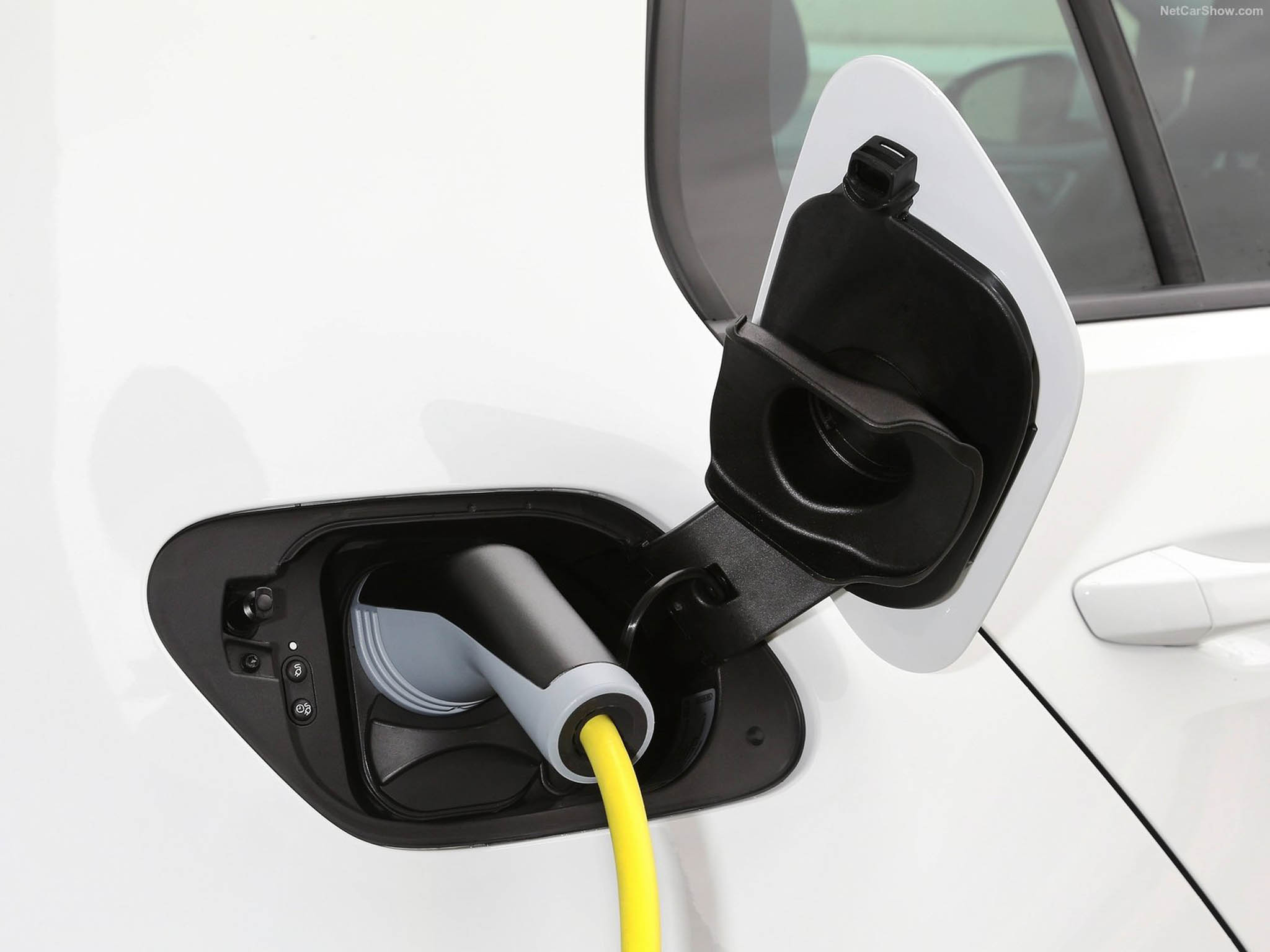S elektromobilem je nutné pečlivě plánovat cestu. Problémem mohou být uzavírky. (Foto: Volkswagen) jarvis_5b88fcec498e5af97a3d00c3.jpeg