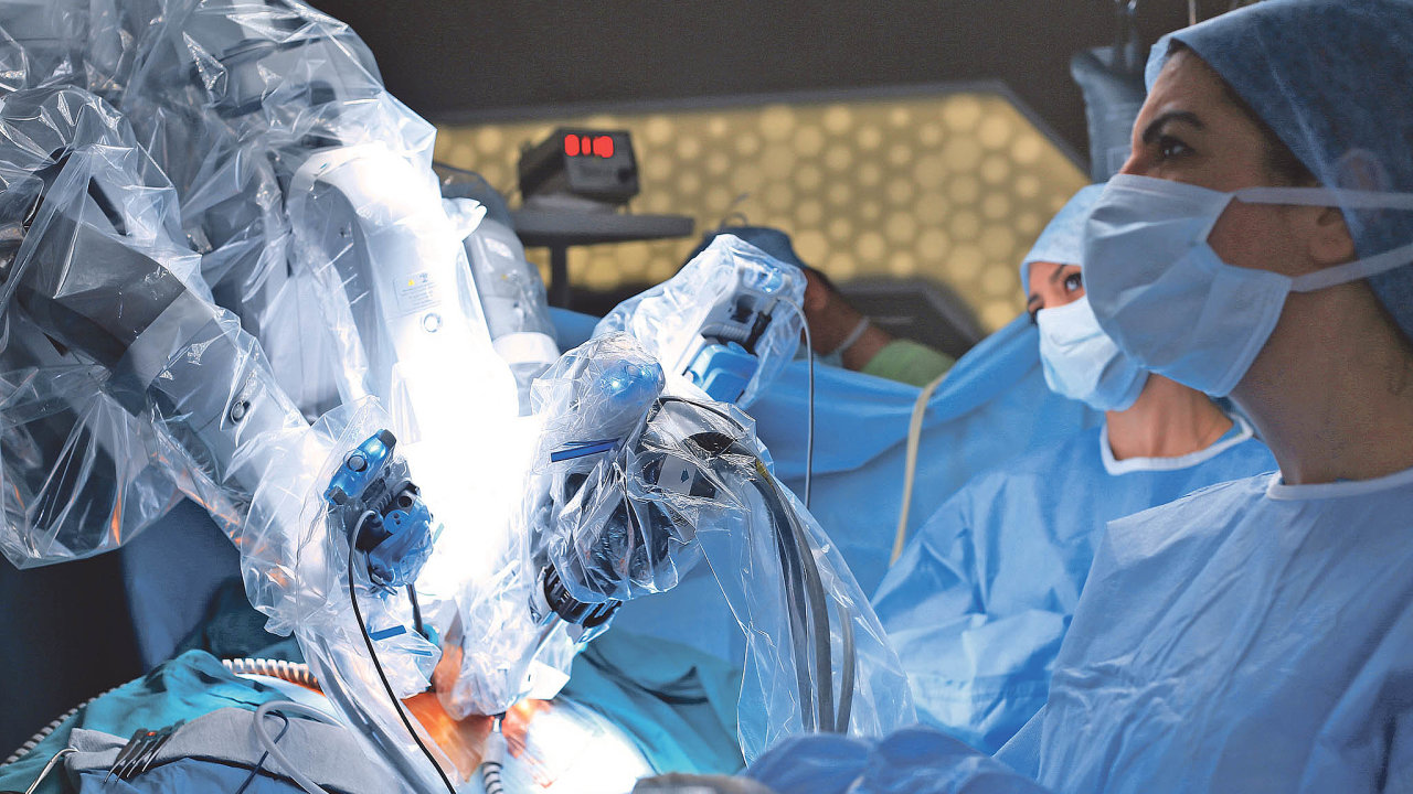 Systém da Vinci v současnosti ve zdravotnictví patří k nejrozšířenějším robotům. Pomáhá všude tam, kde je z anatomických příčin obtížný přístup při otevřené, případně i laparoskopické operaci.