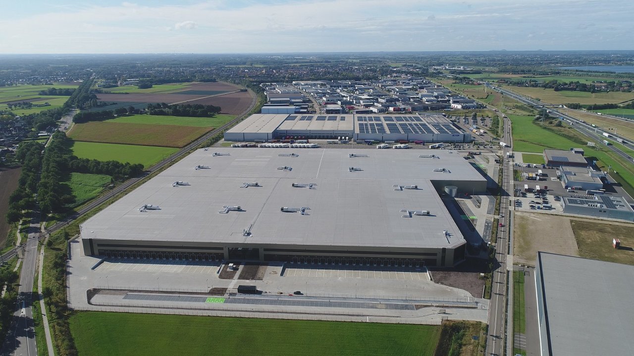 P3 Echt je souèástí Businesspark Midden-Limburg v obci Echt-Susteren poblíž nìmeckých a belgických hranic, a má tak strategicky výhodnou polohu pro retail.