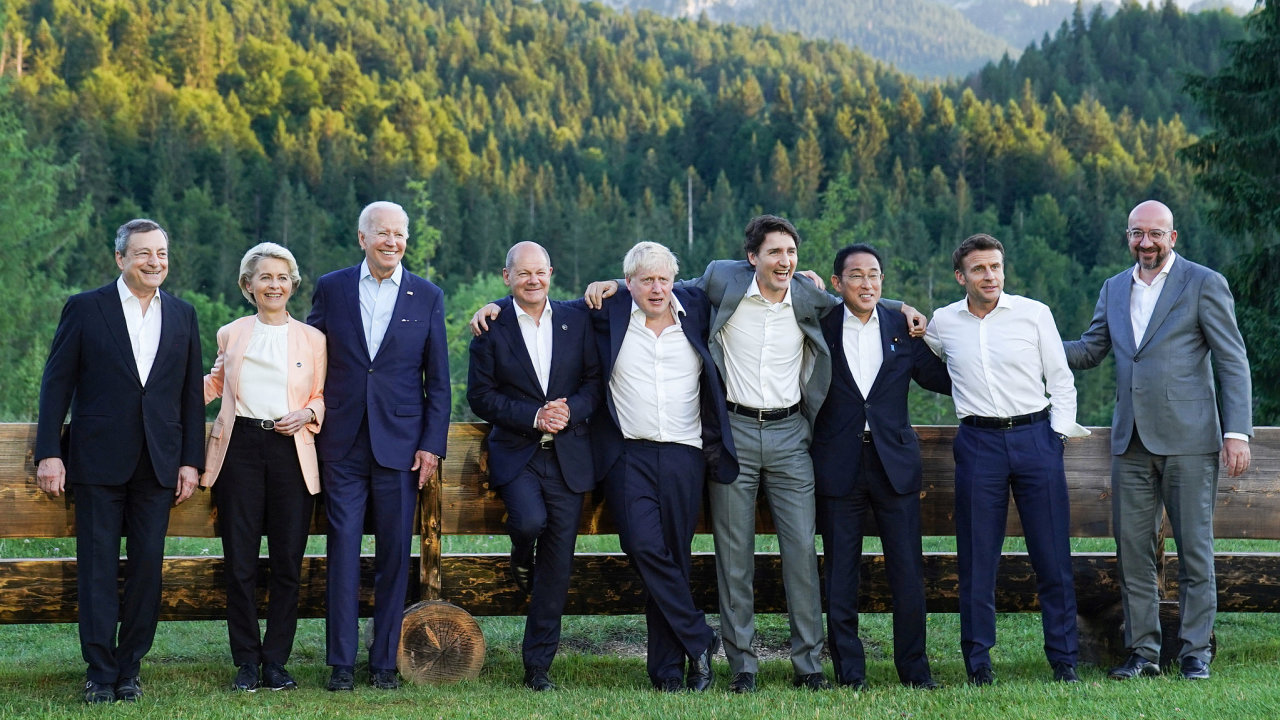Lídøi na summitu G7