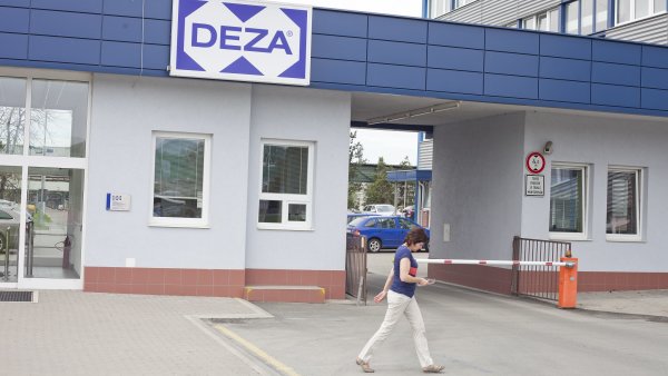 Chemička DEZA propustí přes stovku lidí, zdůvodňuje to špatnou ekonomickou situací
