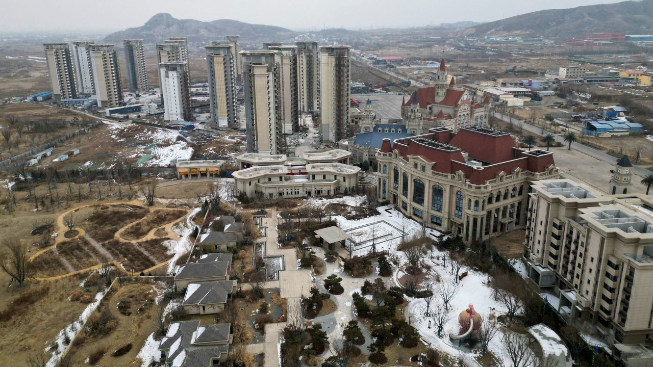 Nedokonen developersk projekt firmy Evergrande na pedmst severonskho msta '-ia-uang.