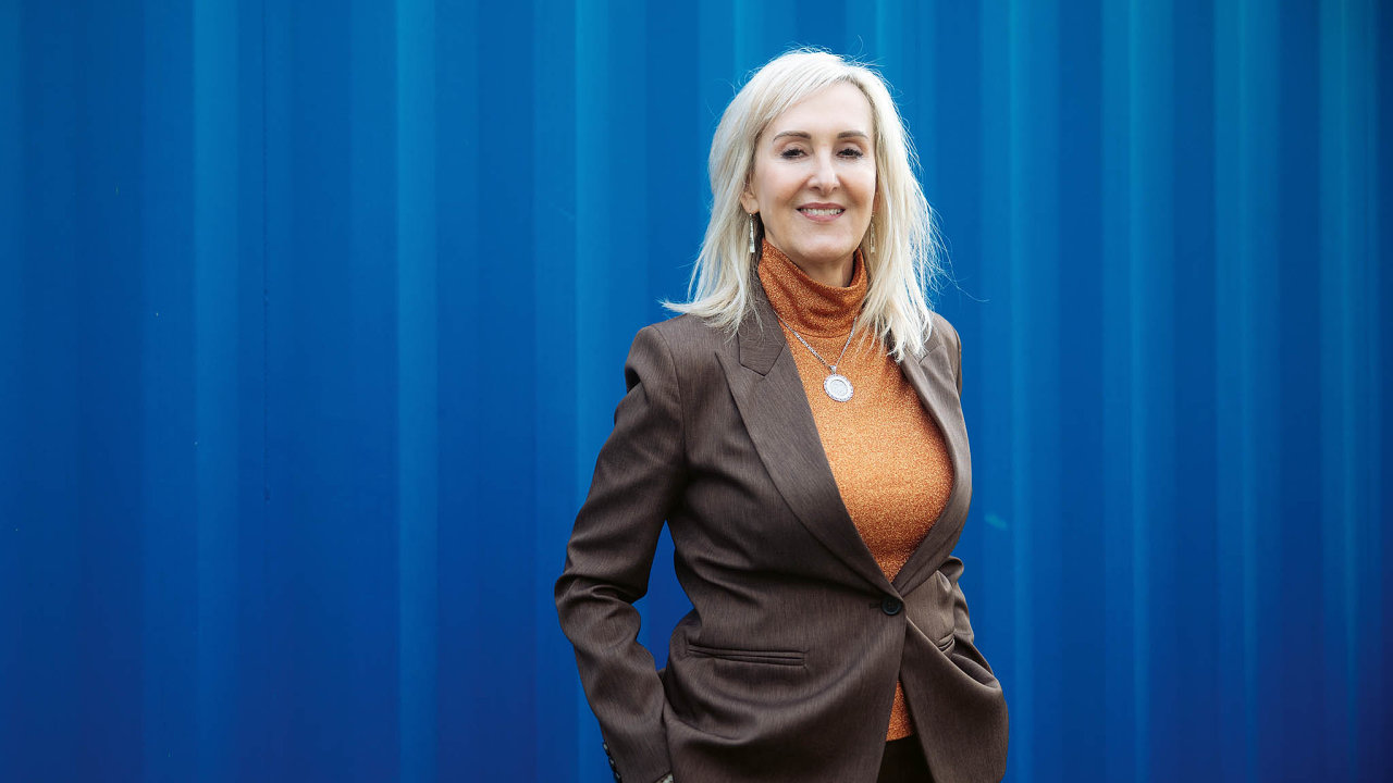 Martina �m�dlov�