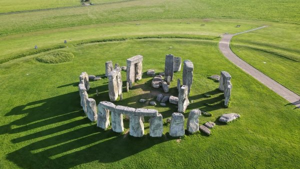 V�kend, v�da, Stonehenge