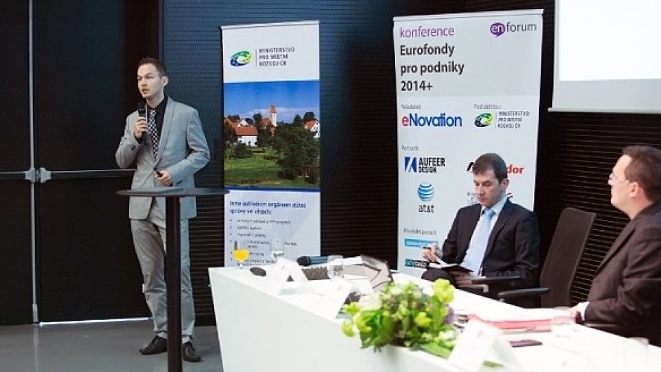 Mgr. Jiøí Kvíz ze spoleènosti eNovation hovoøí na konferenci Eurofondy pro podniky 2014+