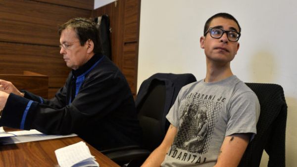 Anarchista &Scaron;evcov dostal prvn&iacute; varov&aacute;n&iacute;. &Uacute;�edn&iacute;ci jej nepustili na diskusi v brn�nsk&eacute; kav&aacute;rn�