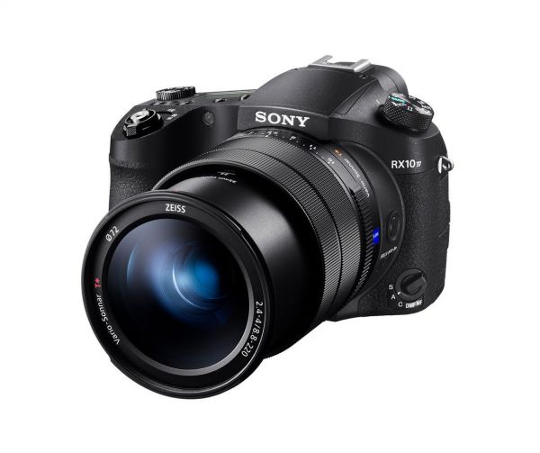 Sony p�edstavilo nov&yacute; ultrazoom RX10 IV, c&iacute;l&iacute; na pokro�il&eacute; fotografy a profesion&aacute;ly