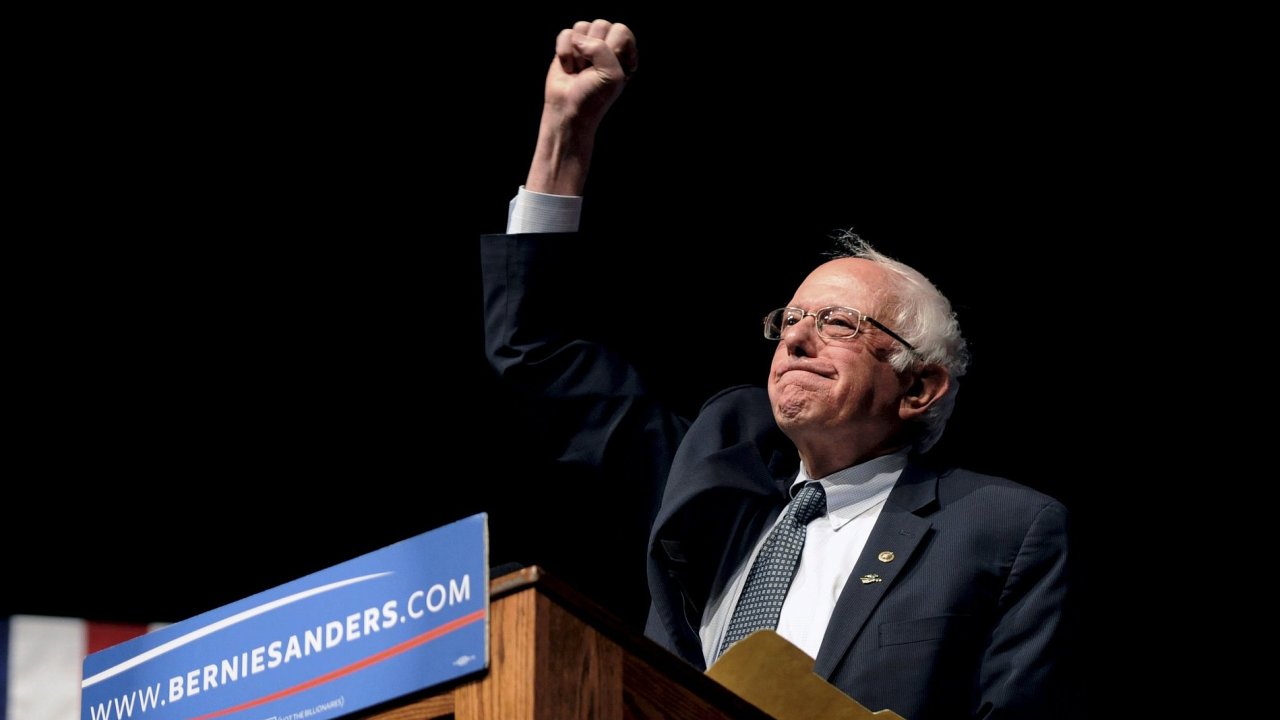 Bernie Sanders vyhrál demorkatické primárky ve Wisconsinu