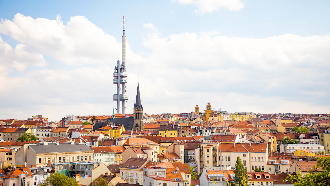Airbnb snižuje ceny. Zaèátkem roku bylo v Praze 13 tisíc nabídek ke krátkodobému pronájmu. Kvùli pandemii se velká èást bytù dostala zpìt na tradièní realitní portály a tlaèí ceny pronájmù dolù.