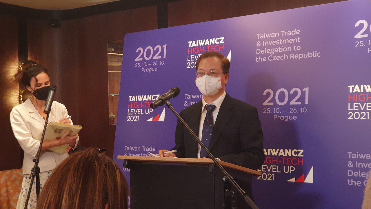 Máme do budoucna našlápnuto ke spolupráci v mnoha oborech budoucnosti, vzkázal tchajwanský ministr Kung Ming-hsin èeským podnikatelùm na setkání s novináøi.