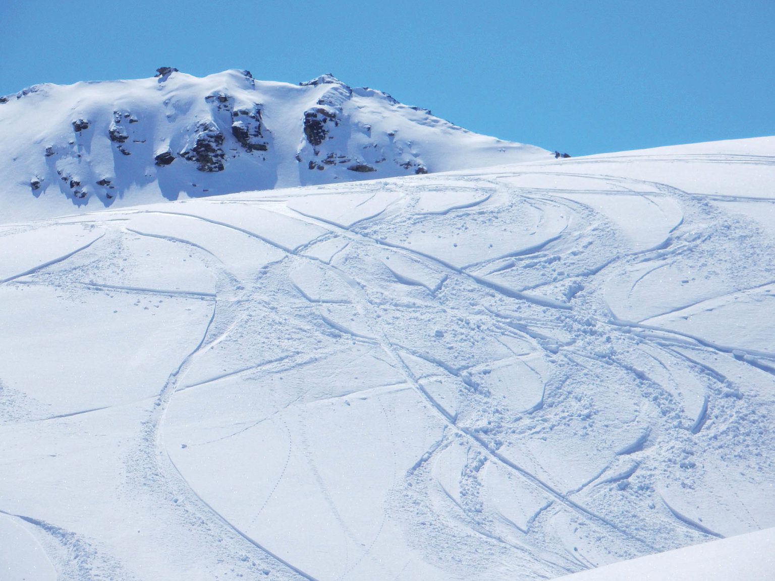 V Maurienne se lyžuje pøedevším v menších skiareálech. Pro Èechy je jednoznaènì nejznámìjší La Norma. Lyžování je tady pestré.