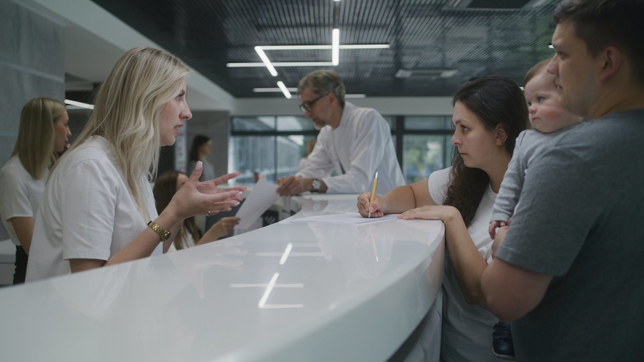 Kam spchozm pacientem? Cel ada spnch zahraninch model m spolenou tri, tedy recepci, nakter se rozhodne, jestli m pacient navtvit pohotovost, nebo urgentn pjem.