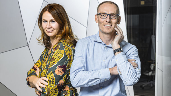 Man�el� Ivana a Tom� Jane�kovi, zakladatel� Duhovka Group.