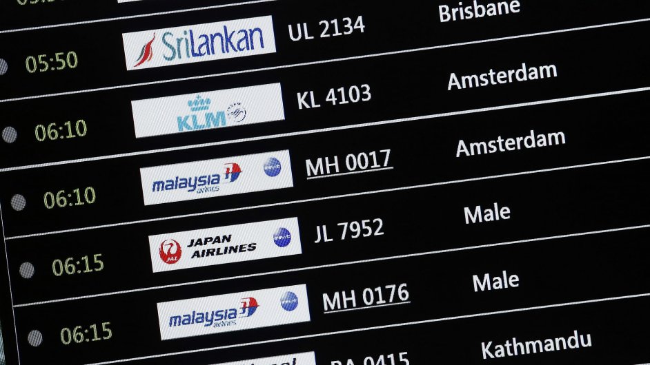 Na letišti v Kuala Lumpur oèekávali pøistání letu MH17 v šest hodin a deset minut místního èasu.