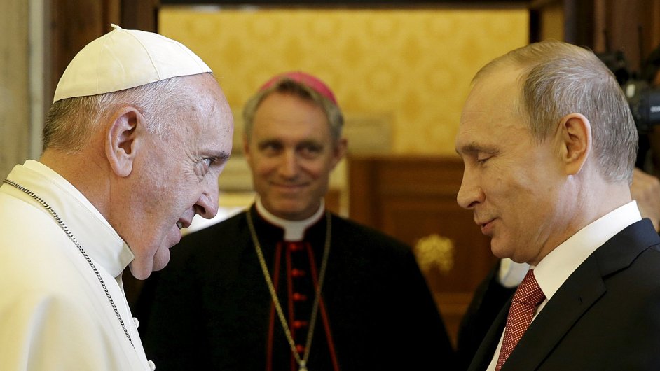 Na ruského prezidenta si musel počkat i papež.