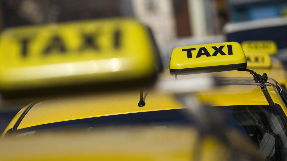 Nov zkon si chce dolpnout na provozovn neleglnch taxislueb, stejn tak na taxike, kte dlaj zvan pestupky.