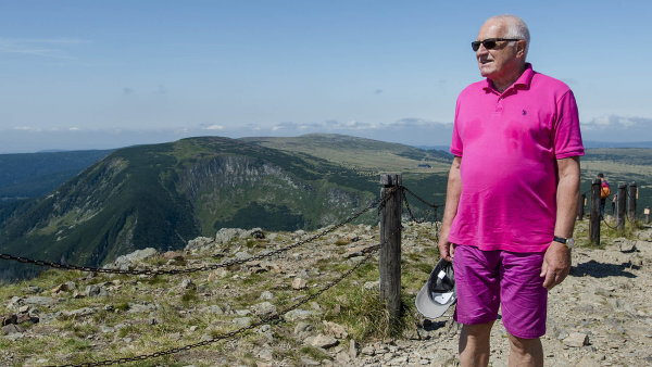 Exprezident Václav Klaus se jako každý rok vypravil na tradiční svatovavřineckou pouť na Sněžku.