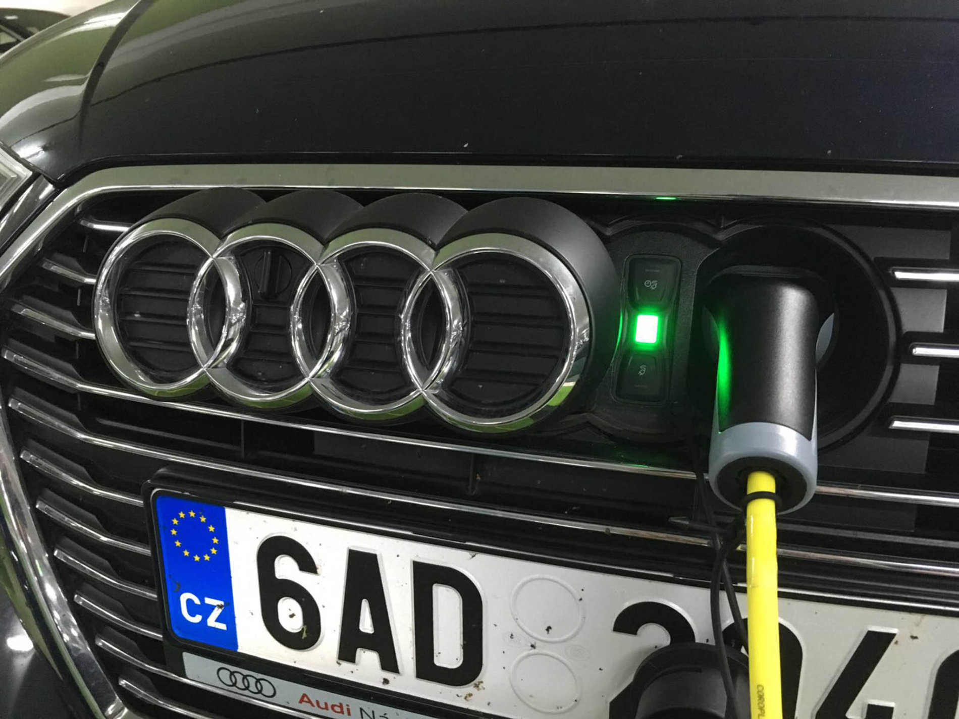 Reálně se dá ujet na plné baterie až 40 kilometrů čistě elektricky. (Foto: Jan Markovič) jarvis_59a01094498e42eed764fb58.jpeg