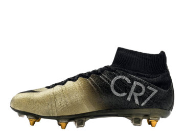 Diamanty osázené kopačky pro Cristiana Ronalda, Nike, 218 tisíc dolarů