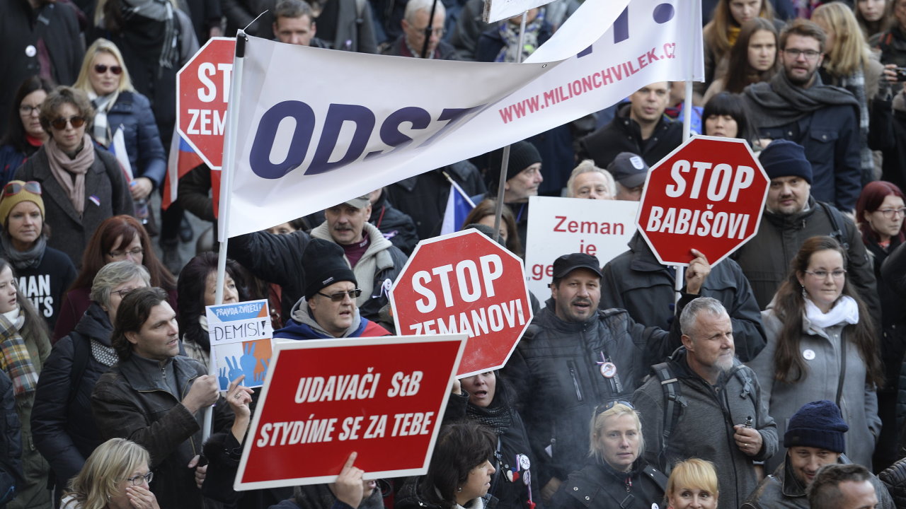 Demonstrace proti vld zaplnila Vclavsk nmst