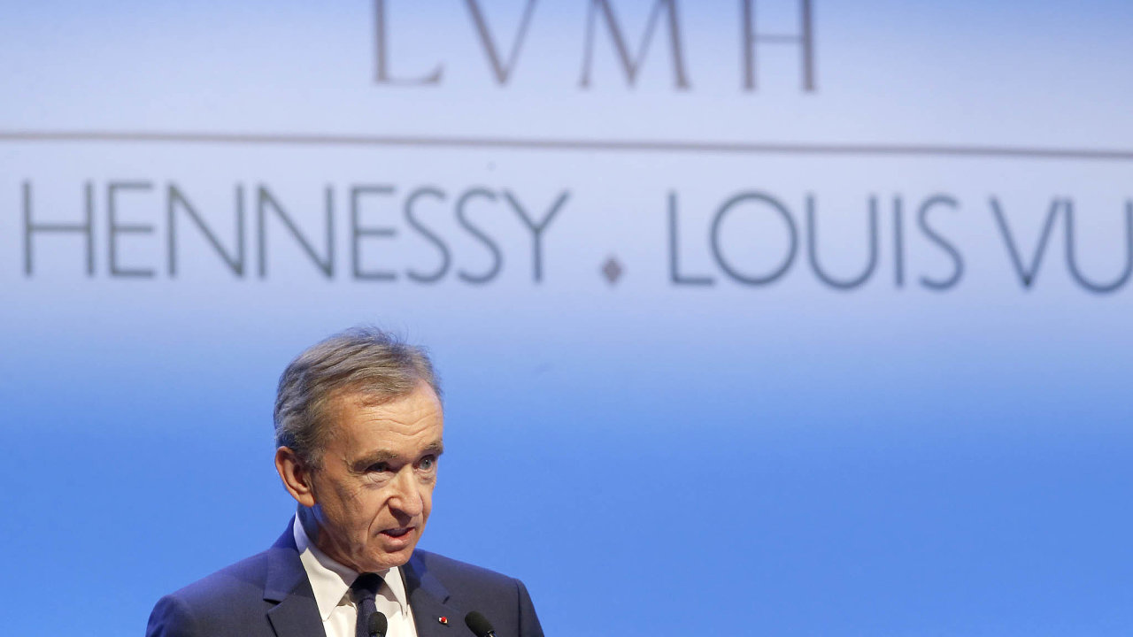 Nejbohatší Evropan a ředitel luxusního impéria LVMH Bernard Arnault.