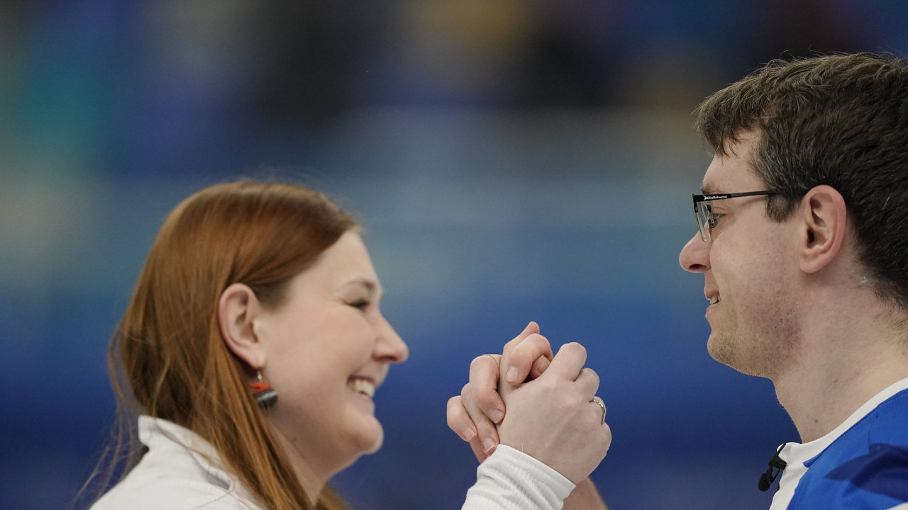 Tom a Zuzana Paulovi pi premie eskho curlingu na olympijskch hrch skonili v turnaji smench dvojic est.