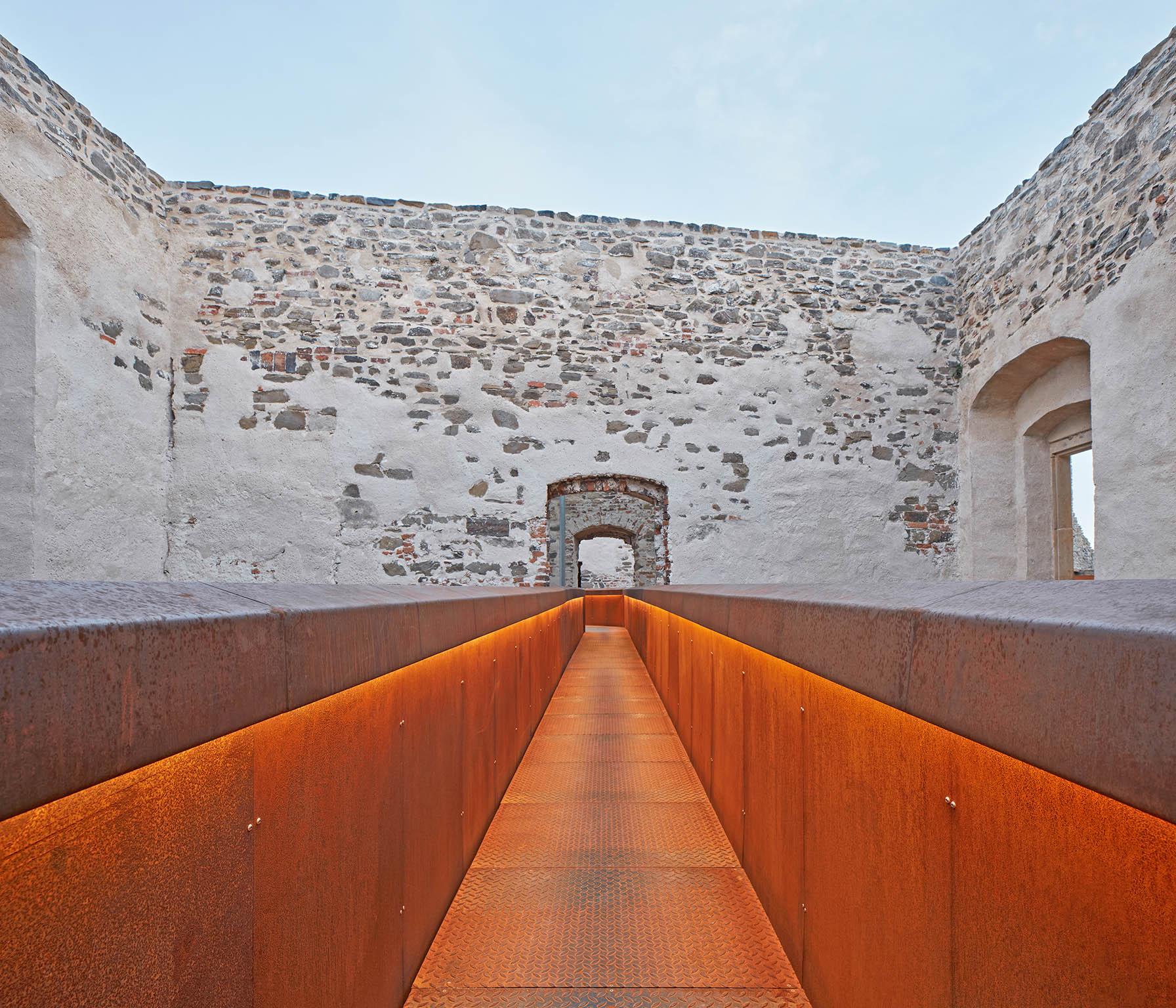 Rekonstrukce hradu Helfštýn – Stabilizace zdiva