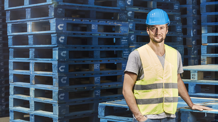 Komer�n� �l�nek