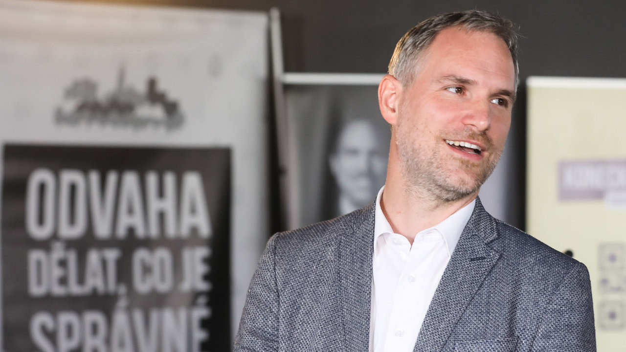 Zdenk Hib ve volebnm tbu Pirt bhem voleb do komunlnch zastupitelstv 2022.