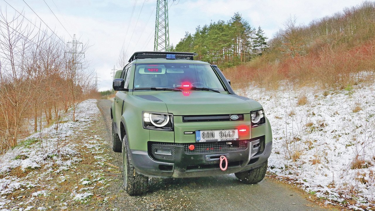 Land Rover Defender, Policie R