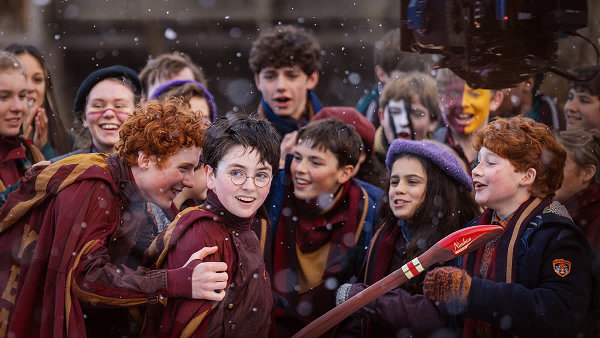 Kulturní tipy: Jak se dělá seriál Harry Potter, &bdquo;nemoci&ldquo; současné společnosti či fantazie Barona Prášila