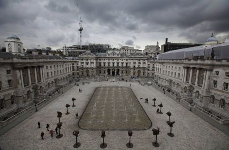 Expozice v Somerset House nabz soubor Hlavy zvrokruhu / Foto: Reuters