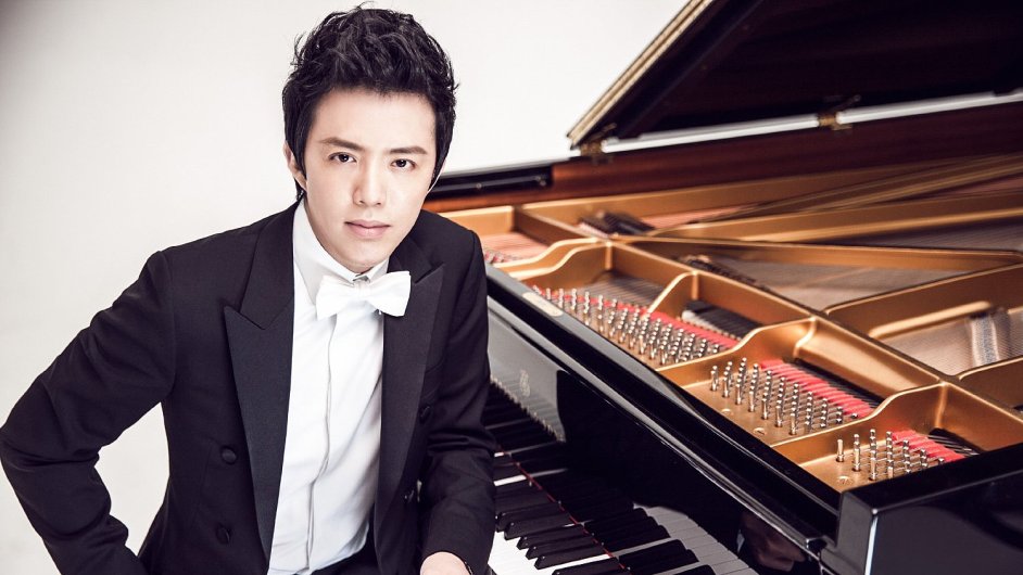 nsk klavrista Li Jn-ti roku 2000 vyhrl Chopinovu mezinrodn klavrn sout ve Varav.