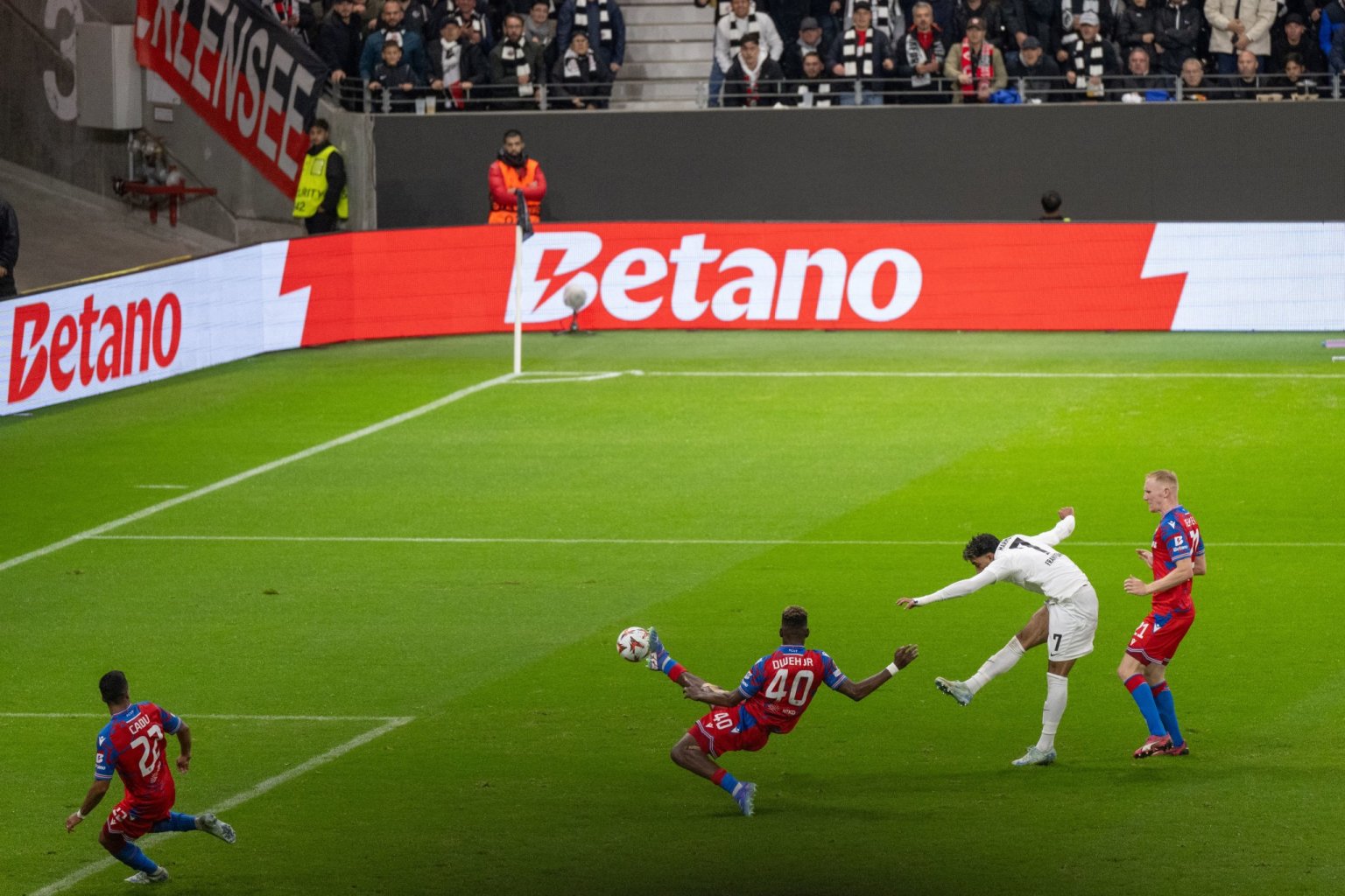 Eintracht Frankfurt vs. FC Viktoria Plzeň – UEFA Europa League 2024/25 (Foto: Kaizen Gaming) Eintracht Frankfurt vs. FC Viktoria Plzeň – UEFA Europa League 2024/25