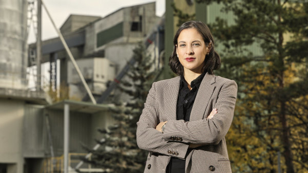 První ve střední Evropě. Holcim začne v Čížkovicích vyrábět nízkoemisní cement. Cena bude záviset na energiích, říká šéfka české pobočky