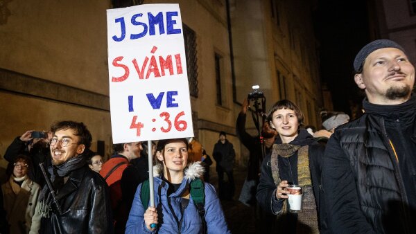 Demonstrace proti zrušení koncesionářských poplatků České televize a Českého...