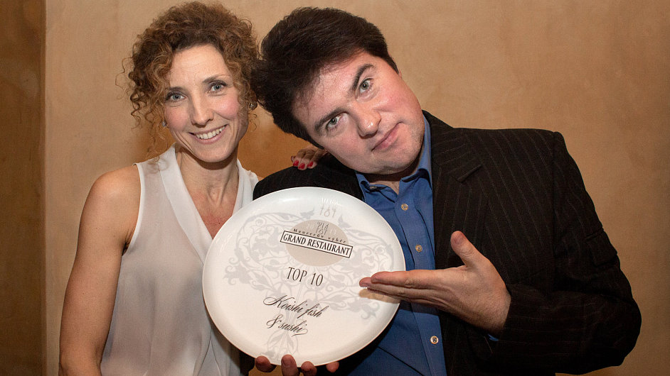Simona Elsnerov a Janko Martinkovi, majitel vtzn restaurace KOISHI v anket Grand Restaurant 2013
