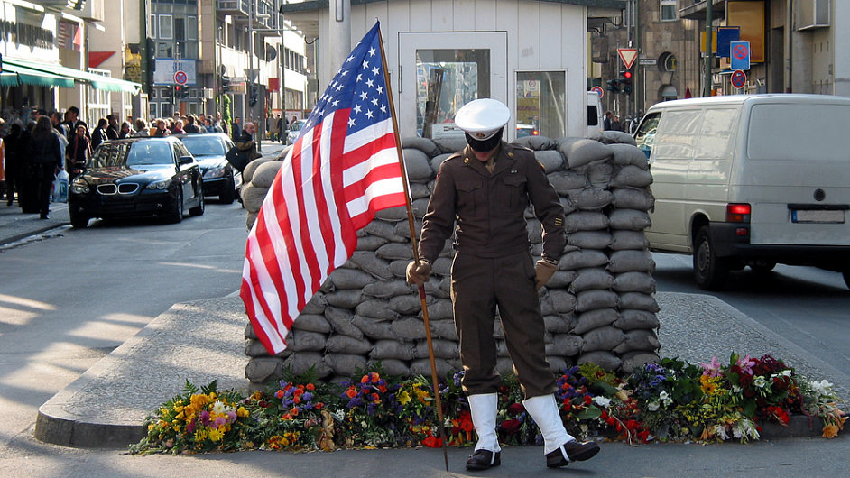 Berlnsk Checkpoint Charlie