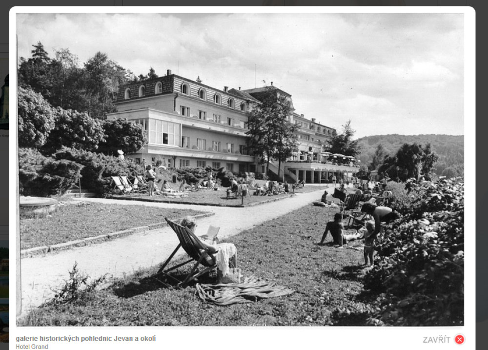 Tenkrát na cestách Hotely v Jevanech komunisté postupně znárodnili a přeměnili na zotavovny ROH. Právě tady se například natáčela úspěšná komedie Dovolená s Andělem.