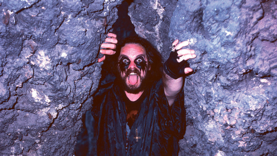 Ji Valter, kter si kal Big Boss, zakladatel blackmetalov skupiny Root, patil knejbizarnjm postavm polistopadovho obdob.