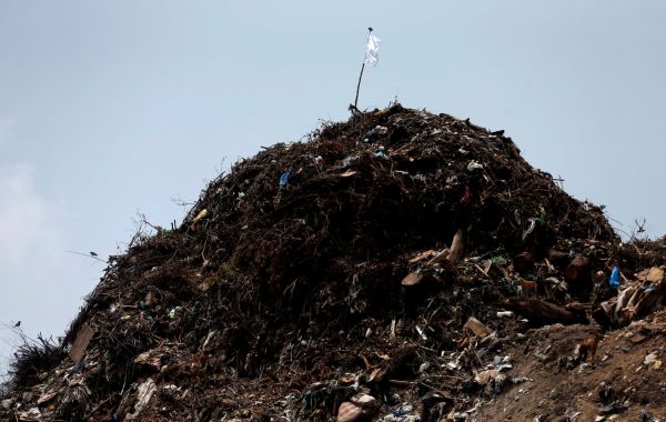 Sr&iacute; Lanka, Kolombo, hora odpadk�