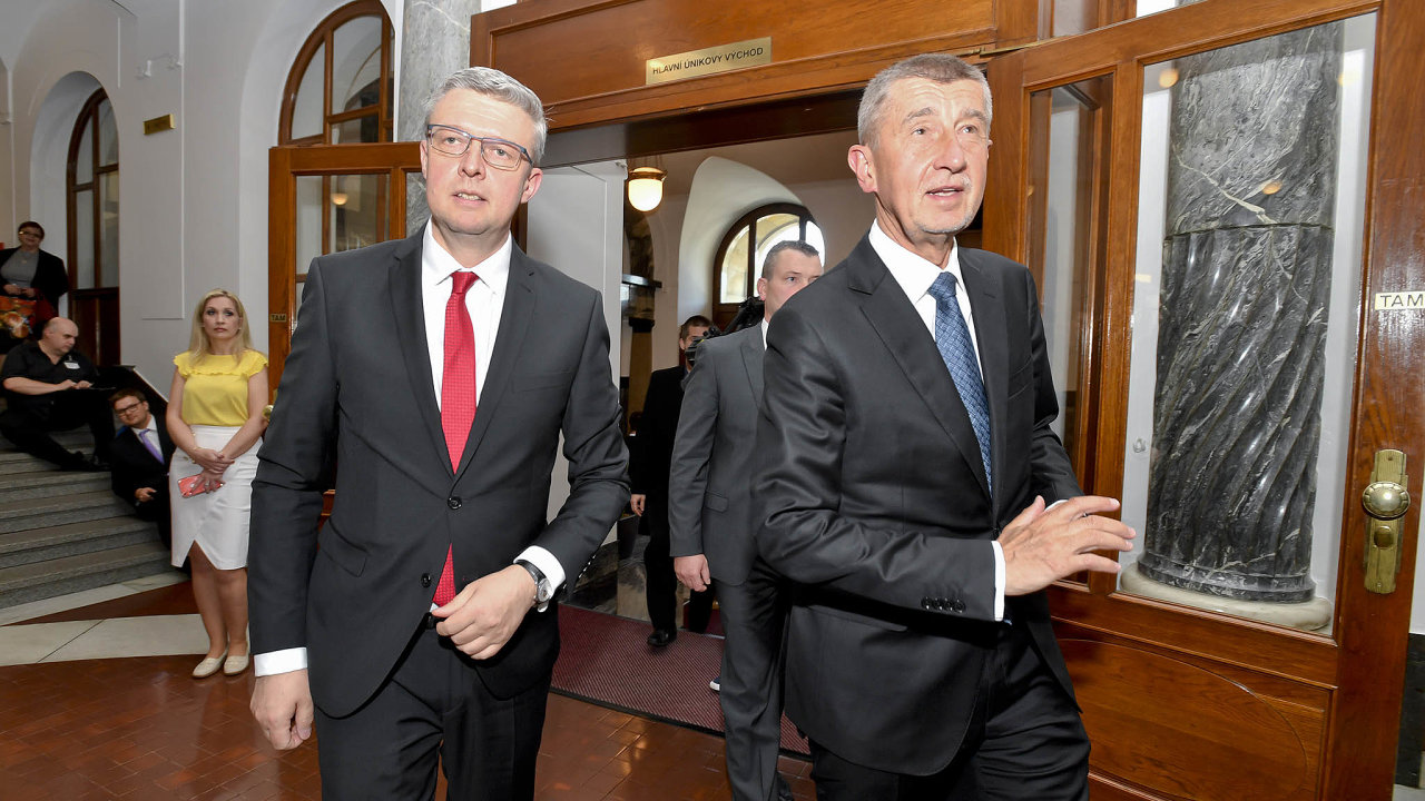Ministr prmyslu a obchodu Karel Havlek (vlevo) poslal do Legislativn rady vldy nvrh zkona o provovn zahraninch investic.