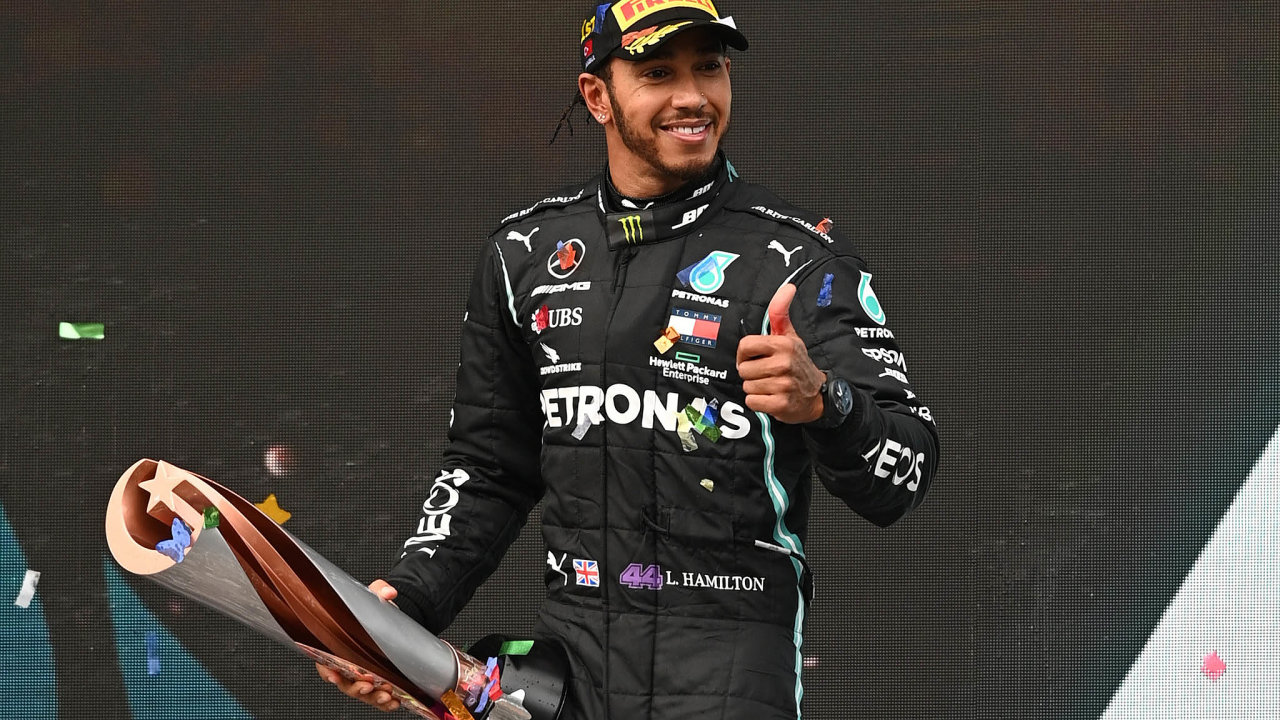 Lewis Hamilton si vtzstvm vnedln Velk cen Turecka zajistil sedm titul mistra svta formule 1.