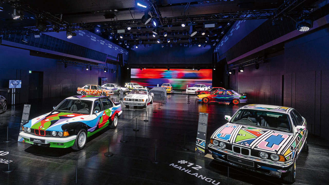 �pln� prvn�m v�tvarn�kem, kter� dostal p��le�itost z�vodn� BMW 3.0 CSL...