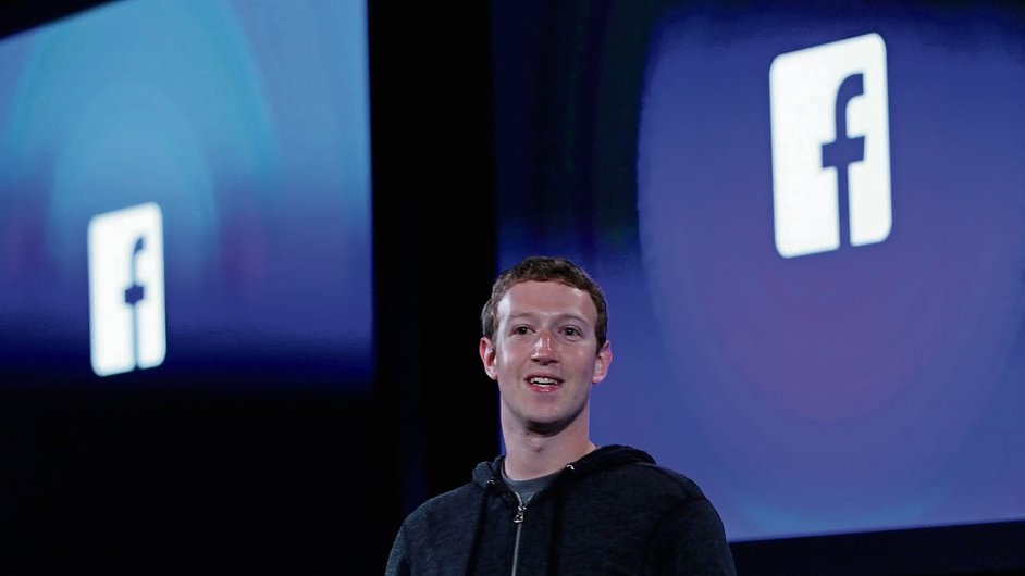 Zuckerberg loni vyhlsil, e Facebook se mus vce zamit na prodej reklamy na mobilnch telefonech