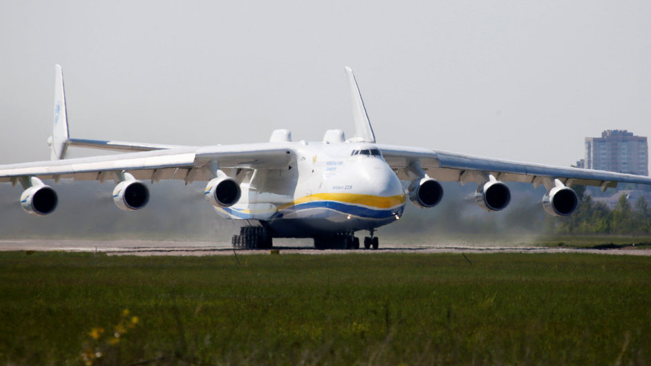 Antonov An-225 odletl z Ukrajiny do eska.